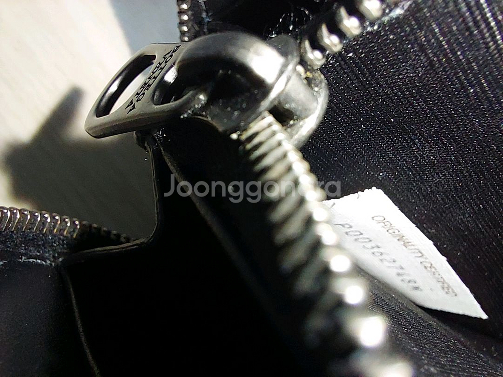 (정품)보테가베네타 인트레치아토 어라운드 지퍼 장지갑--9