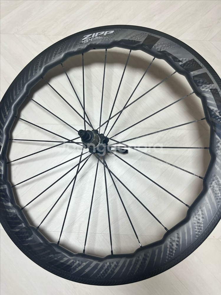 알리발 zipp454nsw 림브 휠셋 팝니다.--2