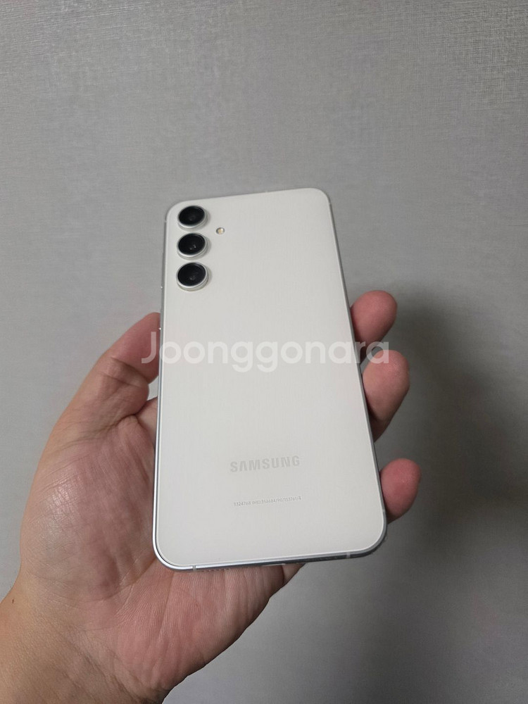 갤럭시 S23FE 화이트 256기가 SS급 팔아요~--1