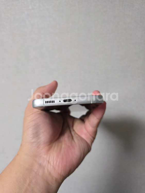 갤럭시 S23FE 화이트 256기가 SS급 팔아요~--5