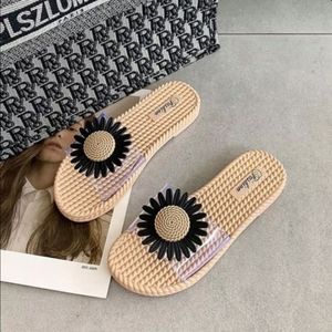 새상품) 블랙 해바라기 라탄 슬리퍼 (245) 투명샌들