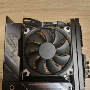 asus x670e-itx 보드 판매합니다.