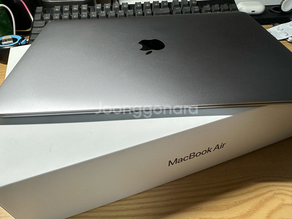 애플 맥북에어 M1 (2020년형) 13인치 256GB--10