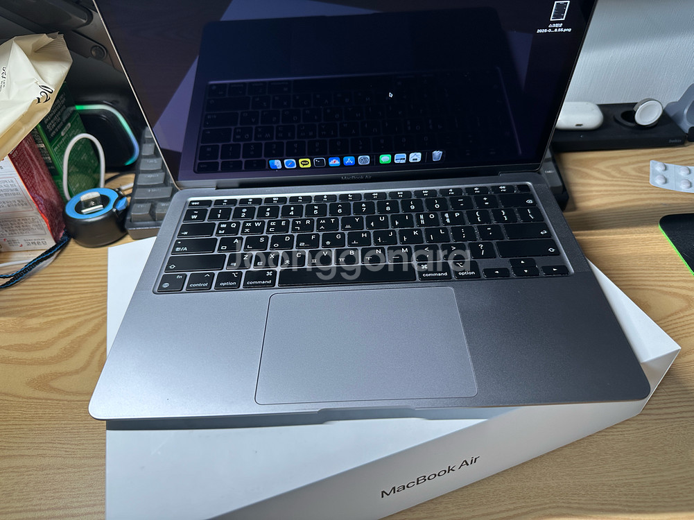 애플 맥북에어 M1 (2020년형) 13인치 256GB--9