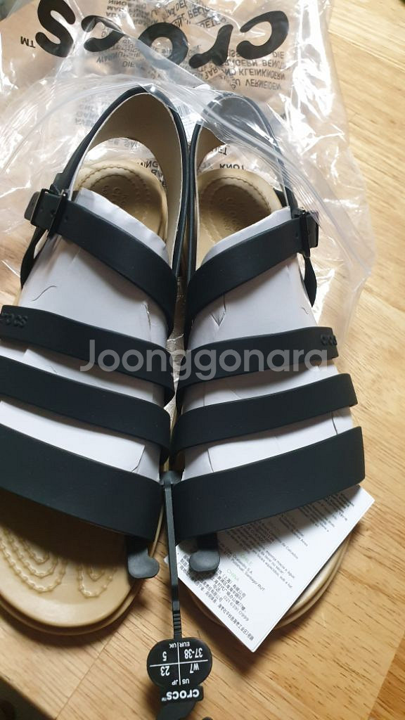 크록스 샌들 w7(240~245)--1