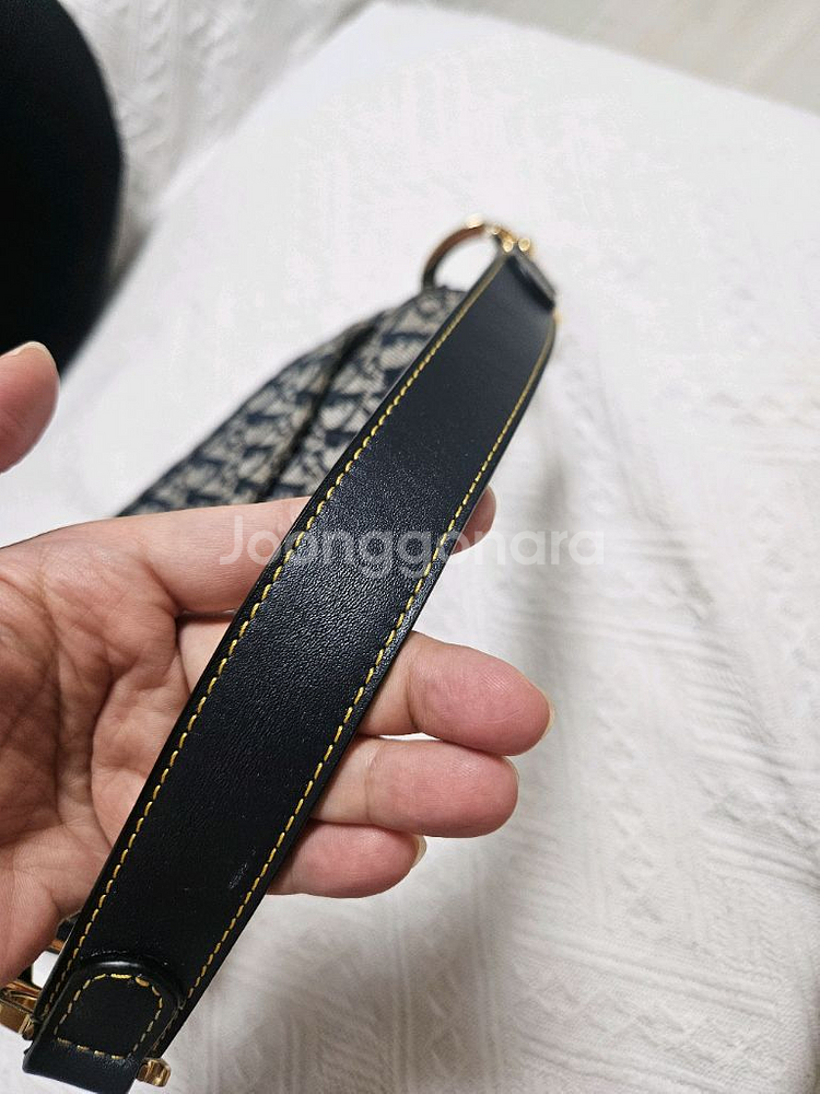 (정품)디올 블루 오블리크 자카드 새들 스트랩 미디움--8
