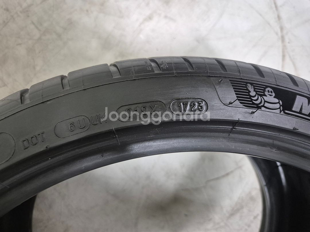 미쉐린 파일럿 스포츠4S 285 30 20 / 2853--4