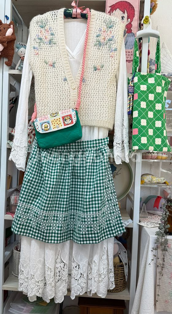 빈티지 앞치마/니트 조끼 팝니다.--0