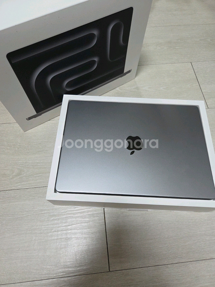 맥북 프로 m3 14인치 16gb 512--0