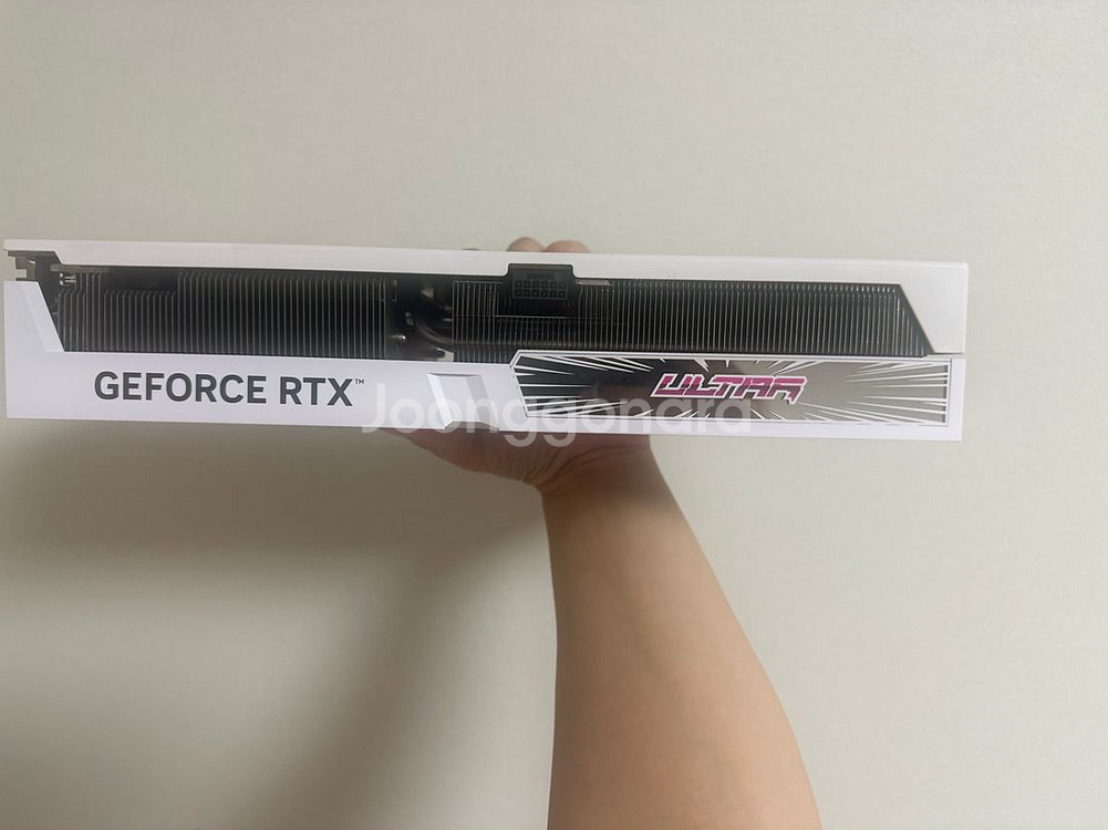 컬러풀 4070ti 울트라 게이밍oc 제품 팝니다--3