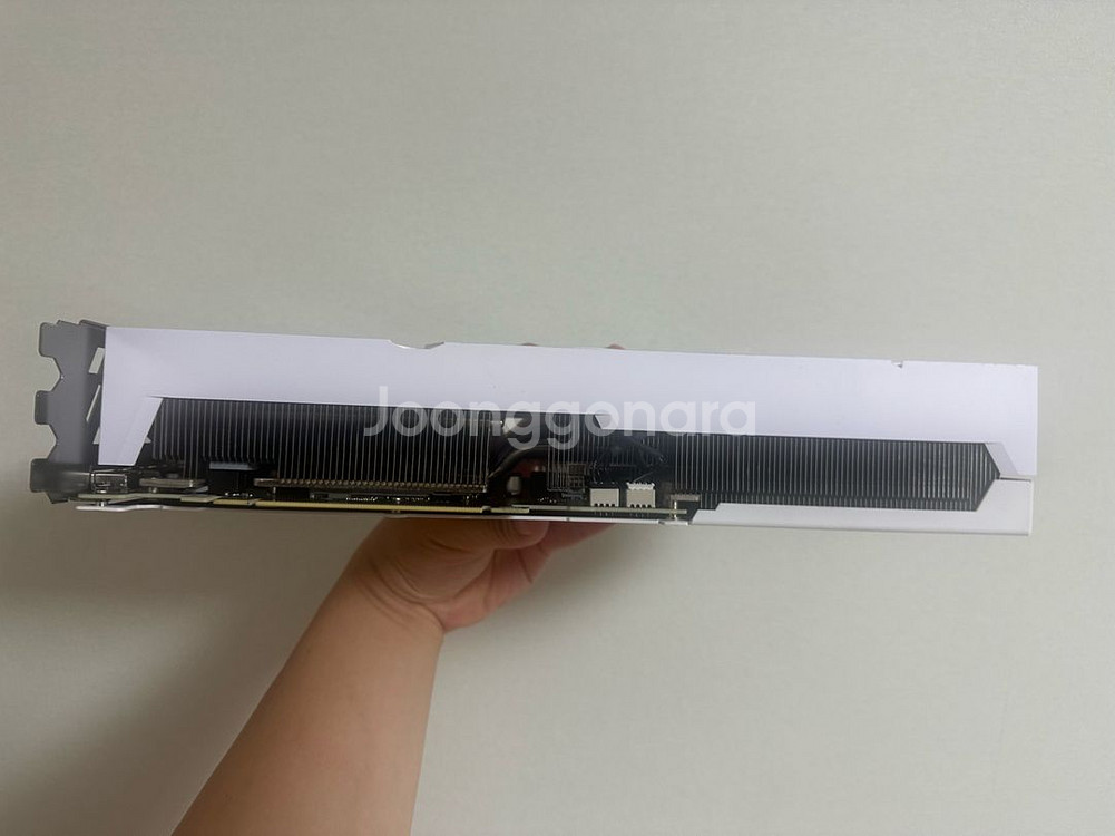 컬러풀 4070ti 울트라 게이밍oc 제품 팝니다--1