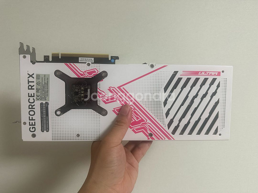 컬러풀 4070ti 울트라 게이밍oc 제품 팝니다--2