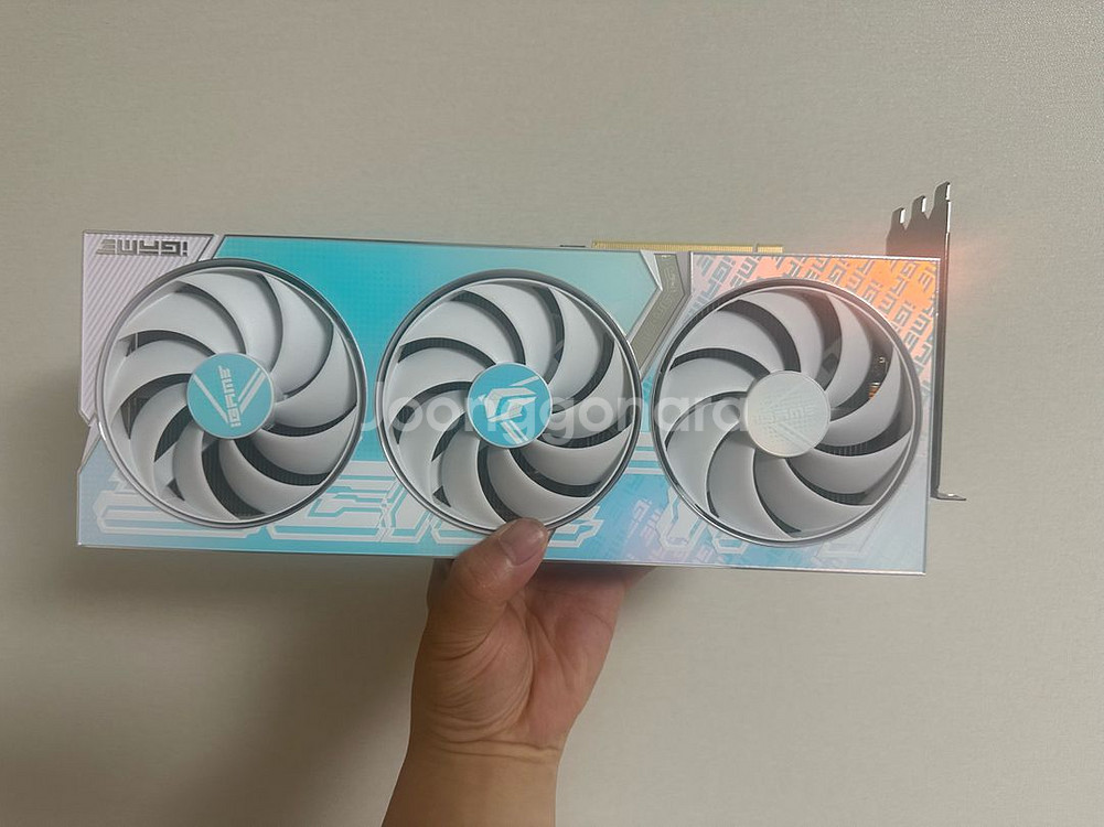 컬러풀 4070ti 울트라 게이밍oc 제품 팝니다--0