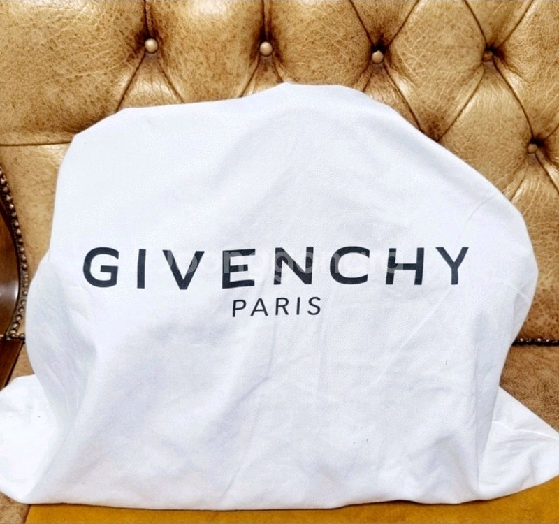 정품 지방시 안티고나 미듐 백 BB05118014 00--7