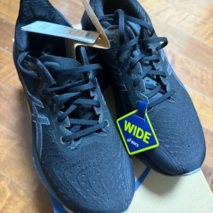 아식스 노바블라스트 4 와이드 265 새상품 팝니다