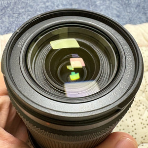 캐논 rf 18-150mm 렌즈 팝니다.