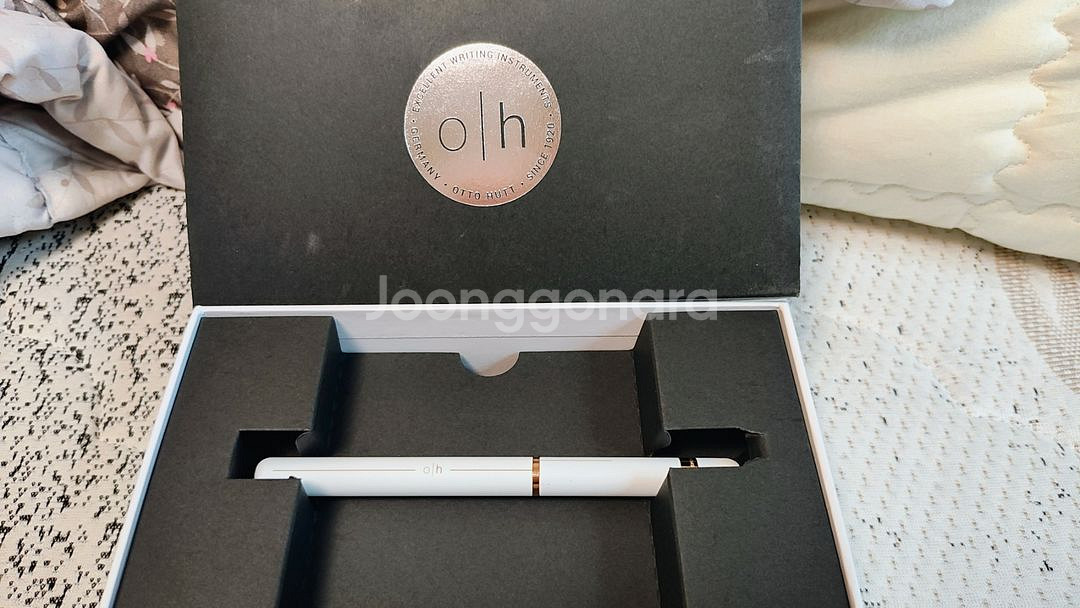 오토후드 D03 화이트 베이지 F촉 만년필 판매합니다.--0