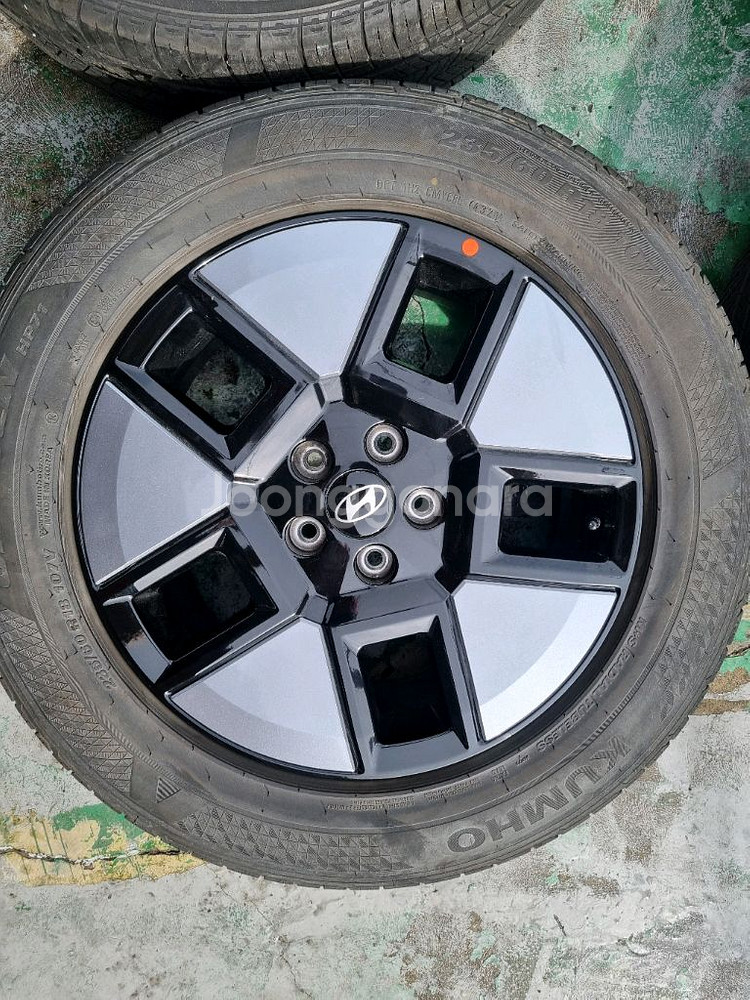 부산 싼타페 쏘렌토R 순정18인치 휠타이어셋트판매합니다--1