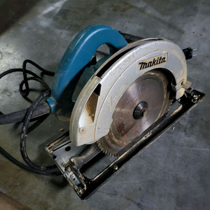 마끼다 9인치 원형톱