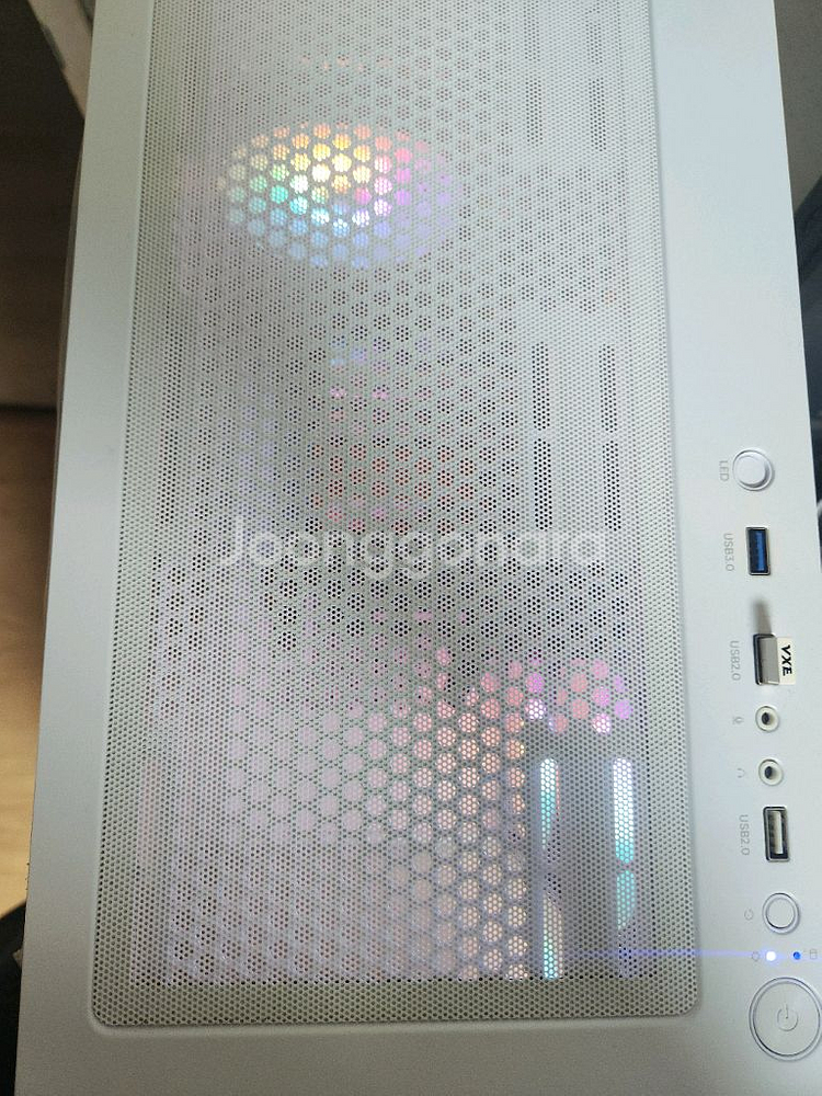 게이밍 컴퓨터 라이젠5 3500x GTX1660S--2