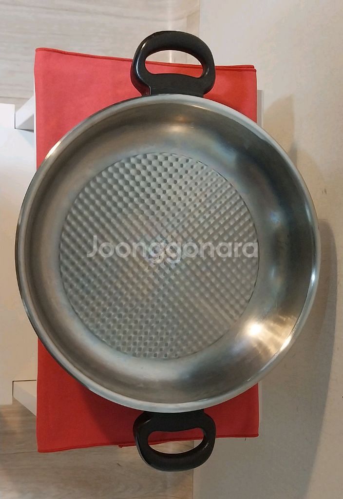 (중고)휘슬러 전골냄비 팝니다.(28cm)--3