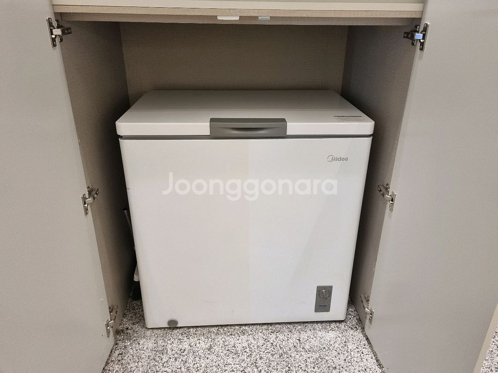 미디어 다용도 냉동고 200L--0