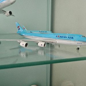 1:400 피닉스 대한항공 B747-8I HL7644