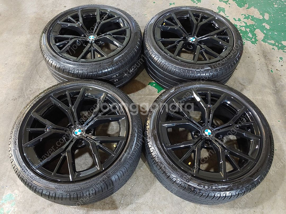 BMW G30 5시리즈 845M 19인치 정품 휠타이어--0