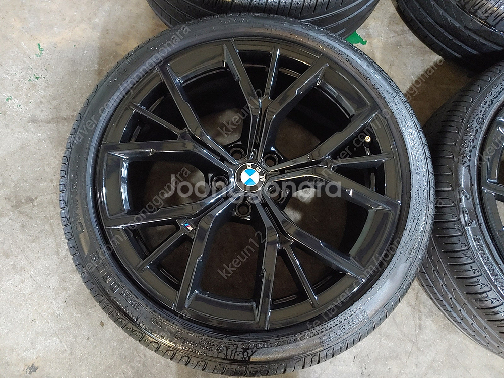 BMW G30 5시리즈 845M 19인치 정품 휠타이어--4