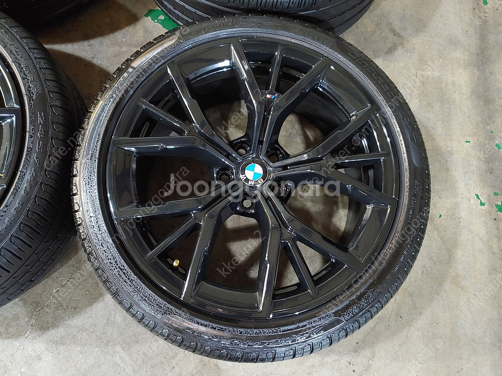 BMW G30 5시리즈 845M 19인치 정품 휠타이어--2