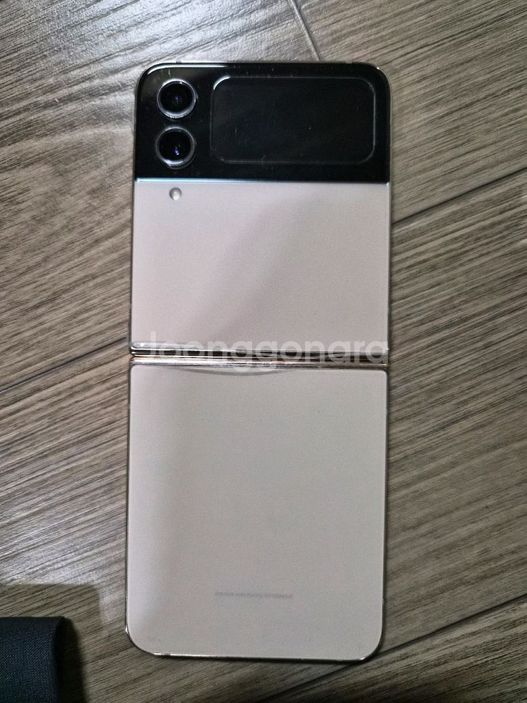 갤럭시 Z Flip4 핑크골드, 보라 퍼플 팝니다.--0