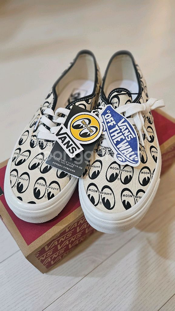 반스 어센틱 문아이즈 새상품 270 (화이트)--0