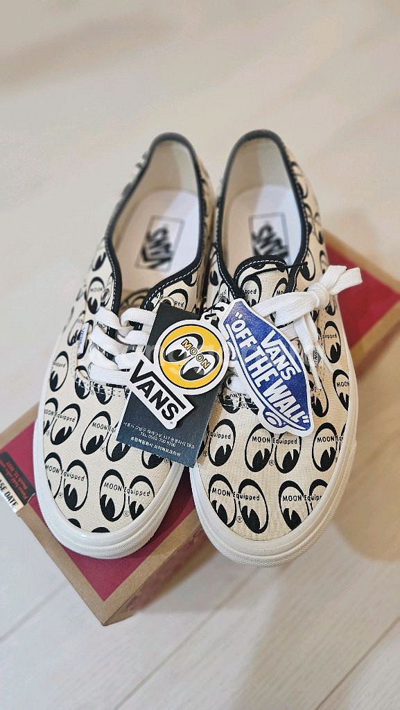 반스 어센틱 문아이즈 새상품 270 (화이트)--1