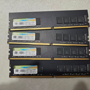 DDR4 32기가 PC용 메모리 4개 판매. 각 7만