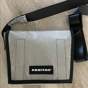 프라이탁 라씨 올그레이 팝니다