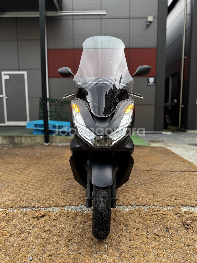 혼다 Pcx125 ABS 23년형 7만Km 판매합니다.--2