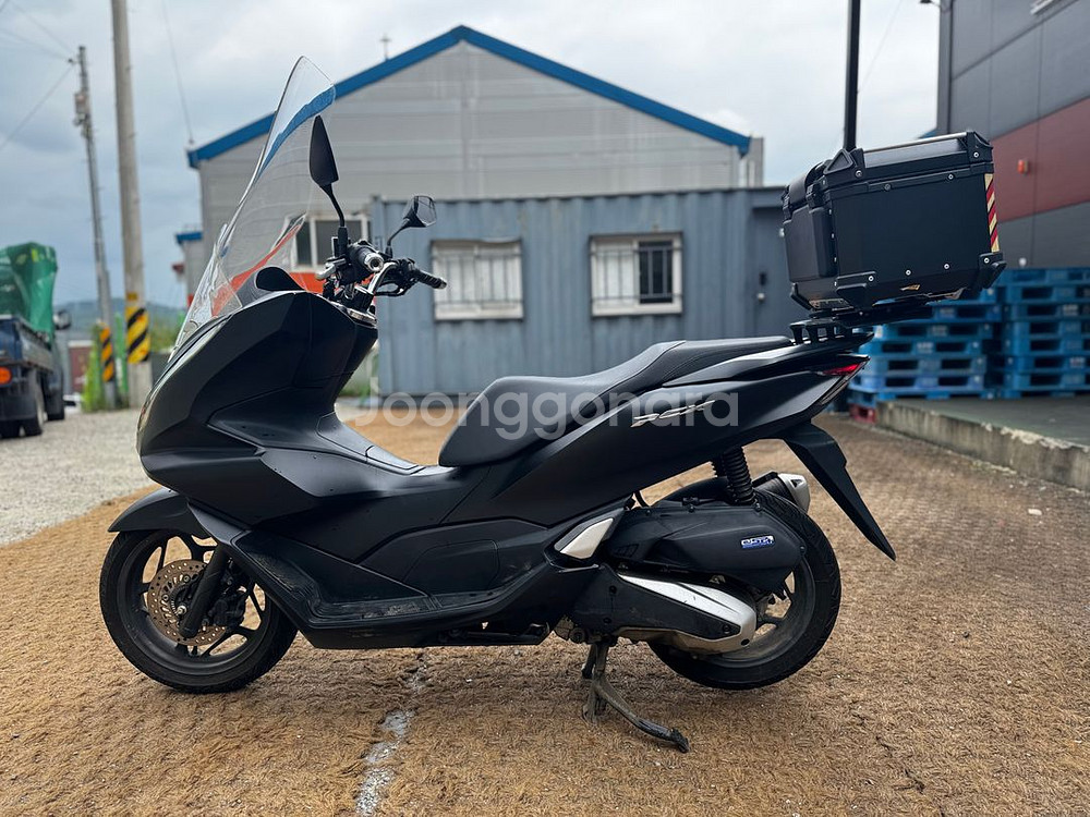 혼다 Pcx125 ABS 22년형 2만Km 판매합니다.--4