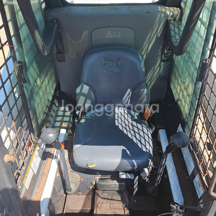 밥캣 중고스키로더 67마력 S205 2009년식--5