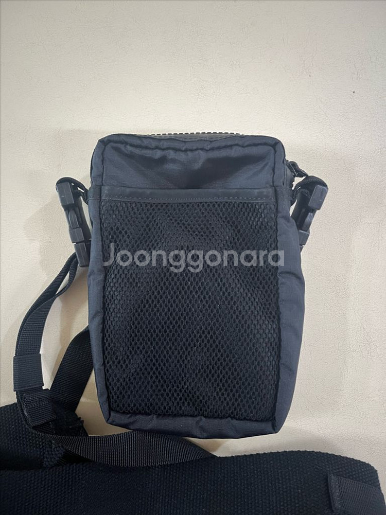 아크네스튜디오 이모지 크로스백--1