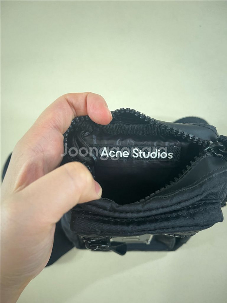 아크네스튜디오 이모지 크로스백--2