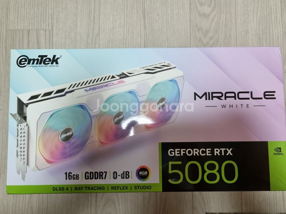 RTX 5080 화이트--0