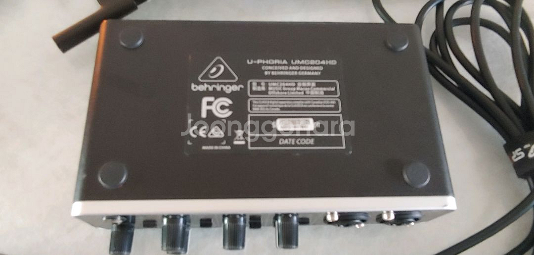U-PHORIA UMC204HD--2