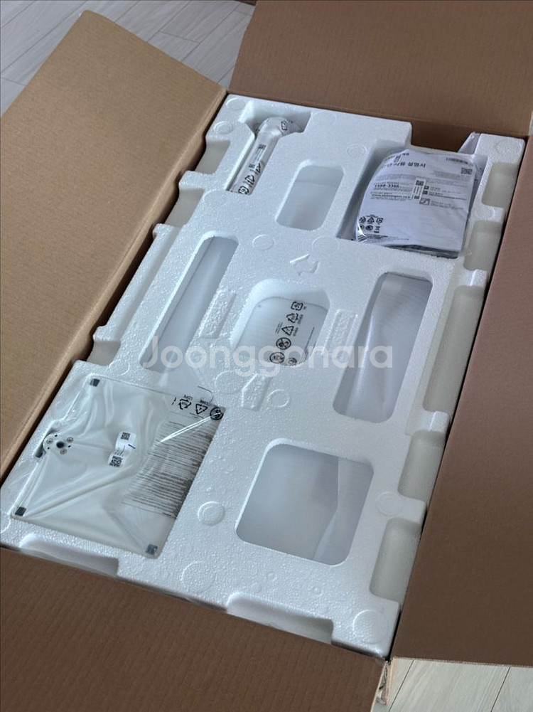 삼성 TV M7 32인치 모니터 새상품--1