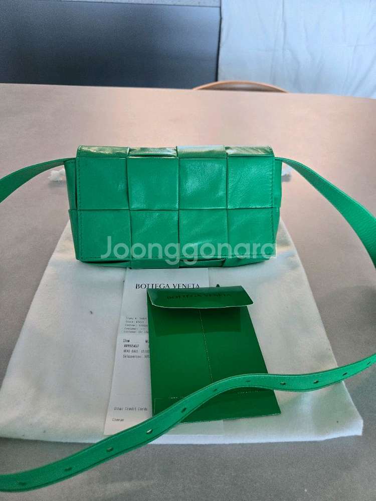 보테가베네타 카프스킨 미니 카세트백--0