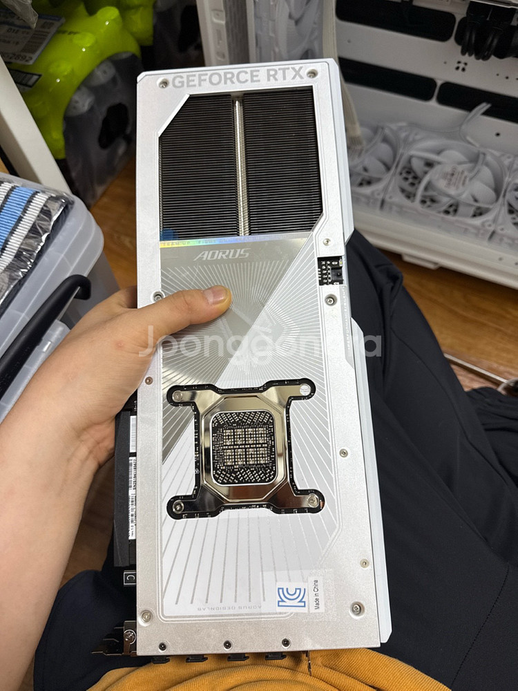 RTX 5090 어로스 마스터--0