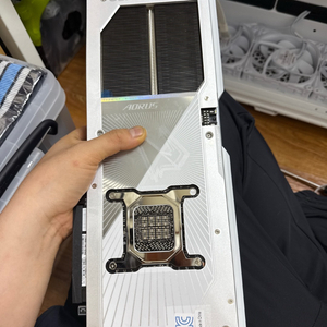 RTX 5090 어로스 마스터
