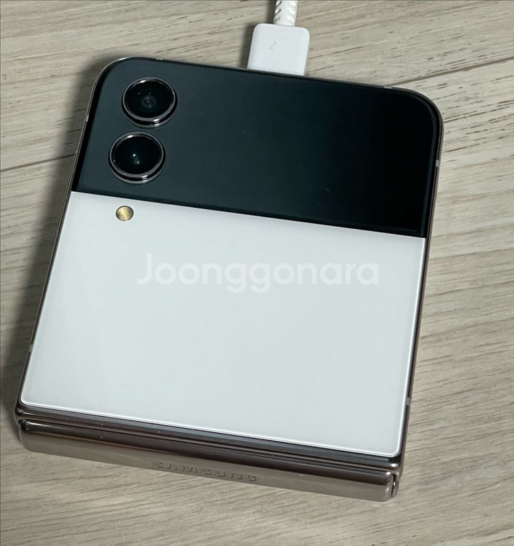 Galaxy Z Flip4 256GB 화이트에디션 희귀--0