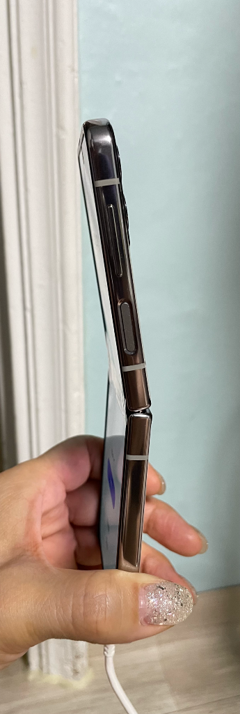 Galaxy Z Flip4 256GB 화이트에디션 희귀--3