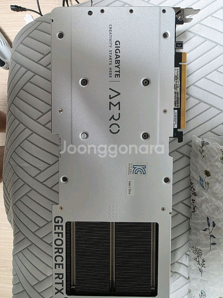 기가바이트 RTX4090 Aero oc white--2