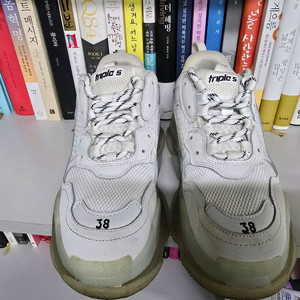 발렌시아가 스니커즈